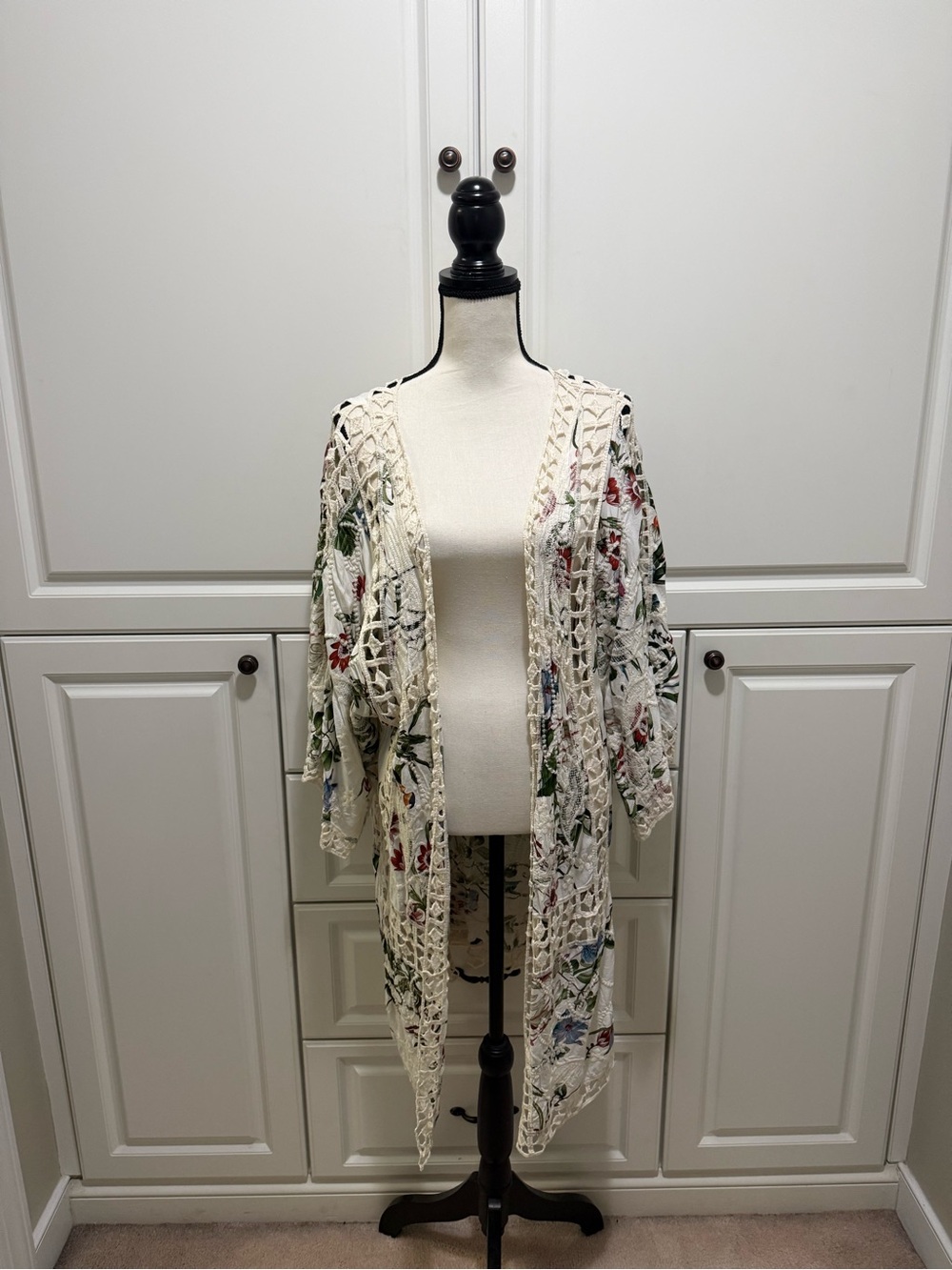 *New Anthropologie Clea crochet Kimono One Size - Picture 5 of 11
